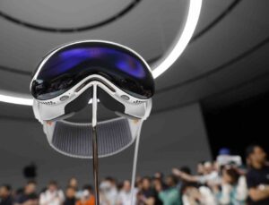 Apple’ın karma gerçeklik gözlüğü Vision Pro’nun Şubat’ta satışa sunulması bekleniyor