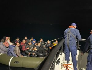 Ayvalık’ta 69 göçmen kurtarıldı