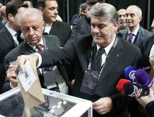 Beşiktaş Başkan Adayı Serdal Adalı sandık başına geldi