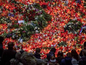 Çekya’daki saldırıda hayatını kaybedenler ülke genelinde anıldı