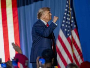 Colorado’da hezimete uğrayan Trump, Michingan’da zafer kazandı