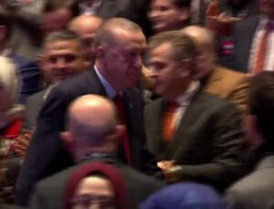 Cumhurbaşkanı Erdoğan: Zincirleri beraber kırdık, Ayasofya’yı asli kimliğine kavuşturduk”