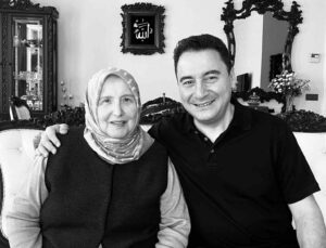 DEVA Partisi lideri Babacan’ın annesi vefat etti