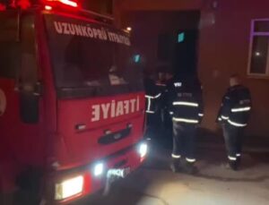 Edirne’de korkutan yangın: 2 kişi dumandan etkilendi