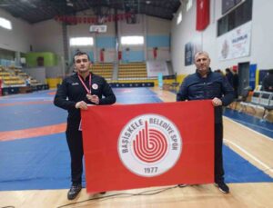 Güreşçi Berat Mut Türkiye şampiyonasına katılacak