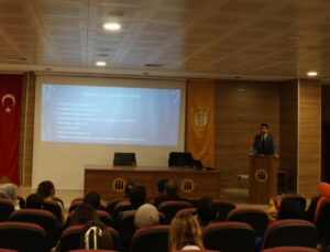 İnönü Üniversitesi’nde ’Dijital Çağda Liderlik’ konferansı düzenlendi