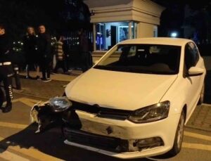 Kadıköy’de otomobil motosiklete çarptı: 1 ağır yaralı