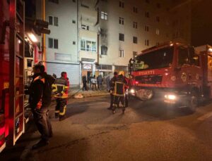 Kayseri’de ev yangını: 4 kişi dumandan etkilendi