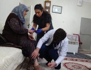 Mardin’de 80 yaş ve üzeri yaşlılara yerinde hizmet