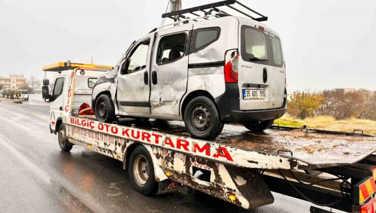 Mardin’de tır, hafif ticari araca arkadan çarptı: 1 yaralı