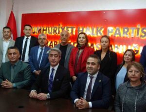 Marmaris Belediye Başkanı Oktay yeniden aday olduğunu açıkladı