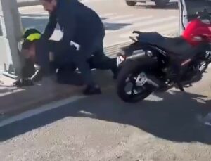 Motosiklet sürücüsünü kaskla darp eden şahıs tutuklandı