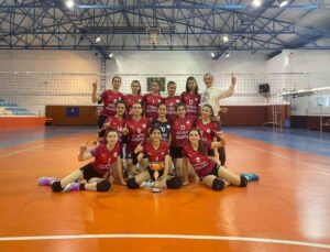 Nevşehir Belediyesi Gençlik ve Spor Kulübü Yıldız Kız Voleybol Takımı namağlup şampiyon