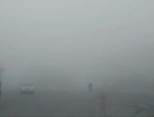 Pakistan’da sis: Görüş mesafesi 10 metreye kadar düştü