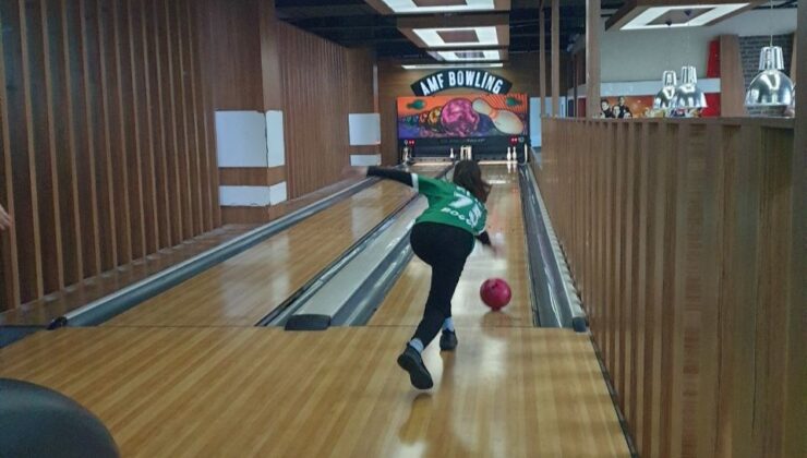 Şadiye Muzaffer Turhan Anadolu Lisesi bowling Karadeniz birincisi
