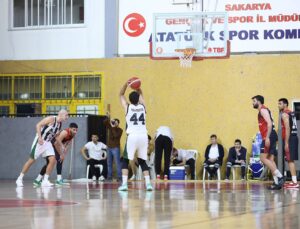 Sakarya Büyükşehir basketbol ilk yarının son maçına İstanbul’da çıkıyor