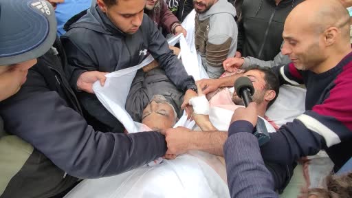 Saldırıda yaralanan Filistinli, öldürülen babasıyla sedyede vedalaştı