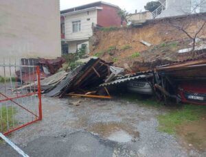 Sarıyer’de istinat duvarı çöktü: 4 araçta hasar oluştu, 1 bina boşaltıldı