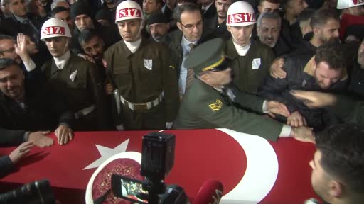 Şehit Budak’ın cenaze töreninde CHP Genel Başkanı Özgür Özel’e tepki