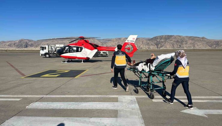 Şırnak’ta 82 yaşındaki hasta ambulans helikopterle Şanlıurfa’ya sevk edildi