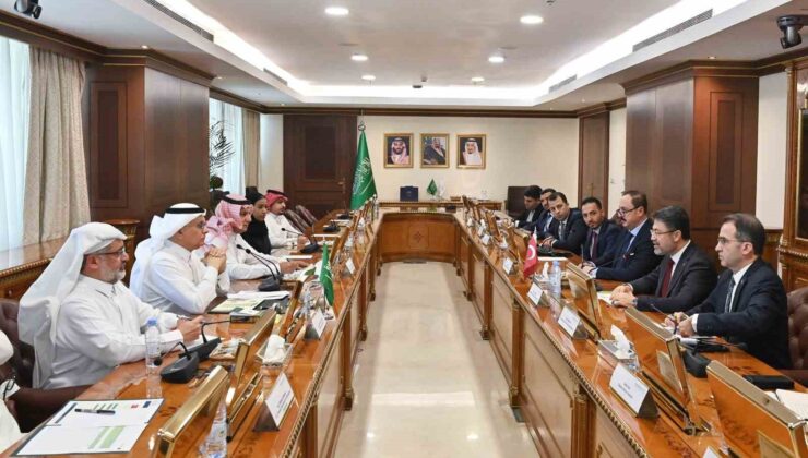 Tarım ve Orman Bakanı Yumaklı Suudi Arabistan’da