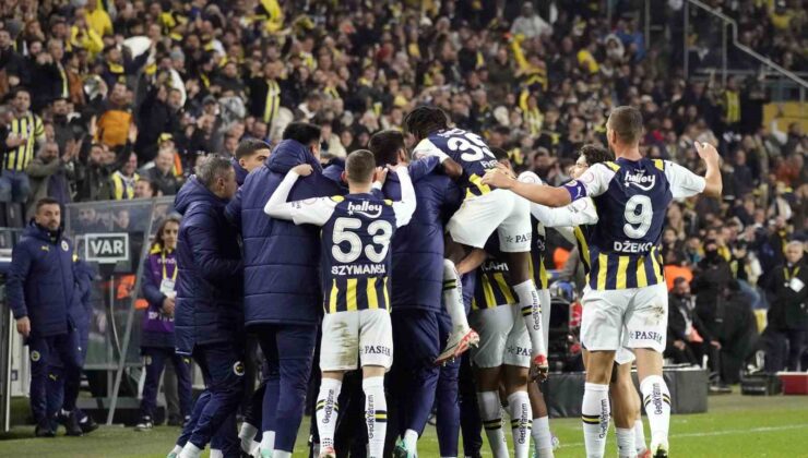 Trendyol Süper Lig: Fenerbahçe: 2 – Sivasspor: 0 (İlk yarı)