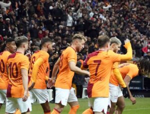 Trendyol Süper Lig: Galatasaray: 2 – Adana Demirspor: 1 (İlk yarı)