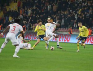 Trendyol Süper Lig: Kayserispor: 3 – Fenerbahçe: 4 (Maç sonucu)