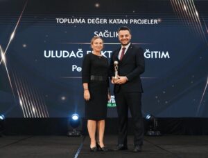 UEDAŞ, ’Pembe Lambalar’ projesiyle Toplumsal Fayda Ödülü’nün sahibi oldu