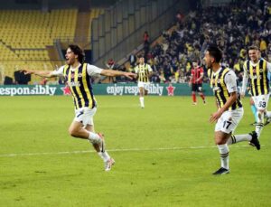 UEFA Avrupa Konferans Ligi: Fenerbahçe: 1 – Spartak Trnava: 0 (İlk yarı)