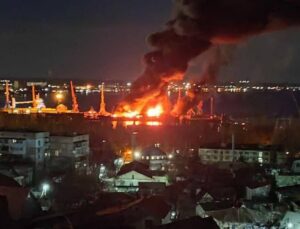Ukrayna: “Kırım’da Rus çıkarma gemisi imha edildi”
