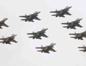Ukrayna ordusu: “Herson’da 3 Rus savaş uçağını düşürdük”