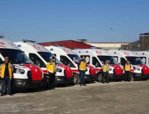 Van’ın sağlık filosuna 6 yeni ambulans eklendi