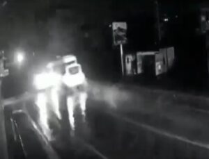 Yalova’da 6 kişinin yaralandığı trafik kazası kamerada