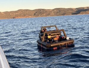 Yunan unsurlarınca ölüme terk edilen 23 kaçak göçmen kurtarıldı
