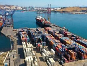Türkiye’nin ihracatı arttı, ithalatı azaldı