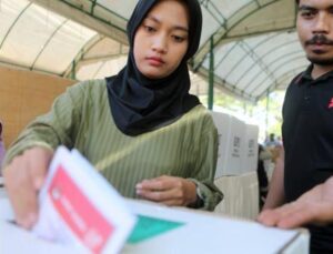 Endonezya’da halk genel seçim için sandık başında