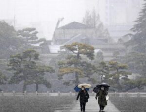 Japonya’da şiddetli kar: 160 yaralı, 132 uçuş iptal