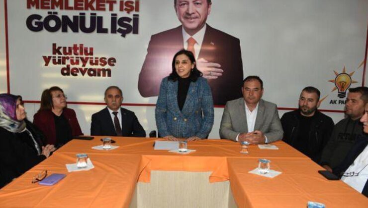 Yine Refah Partisi’nde istifa! Lider ve 5 kişi AK Parti’ye katıldı