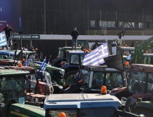 Yunanistan’da çiftçiler traktörleriyle hareket yaptı