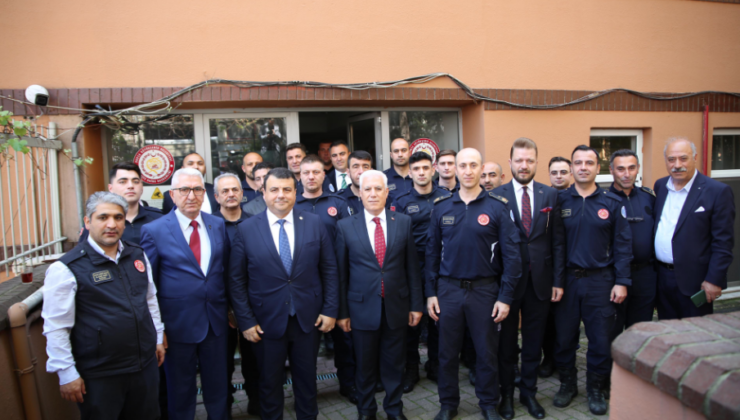 Başkan Bozbey’den Büyükşehir çalışanlarına bayram ziyareti