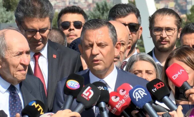 chp genel baskani ozgur ozelin anitkabir ziyareti ve kutuplasma uzerine aciklamalari Y4QaEMG3.jpg