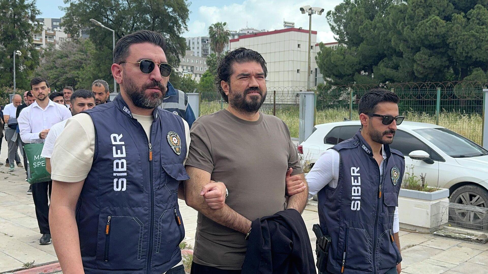 Adana'da terörle mücadele sürüyor. Güvenlik güçleri, kentteki güvenliği sağlamak ve
