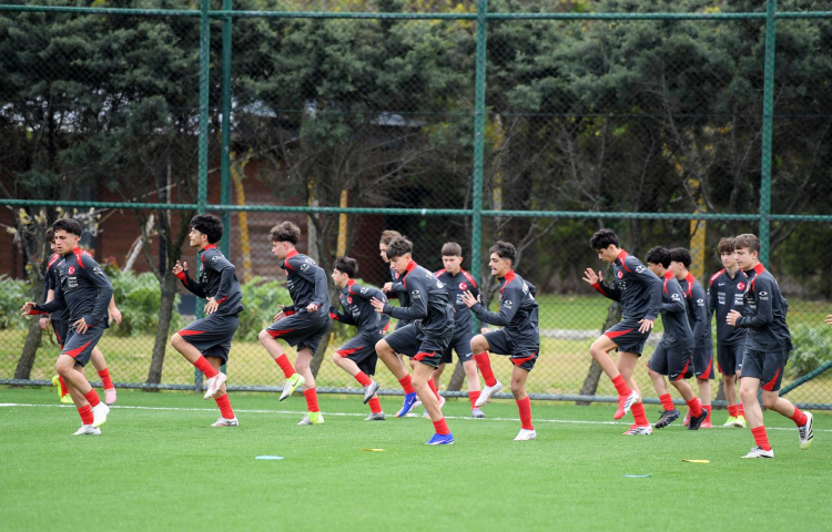 Artvinli Genç Futbolcu Uluslararası Arenada Göz Dolduruyor