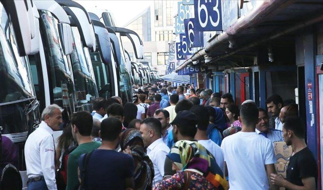 Bilet fiyatlarındaki artış tatil planlarını erteletiyor. Uygun fiyatlarla seyahat etmenin