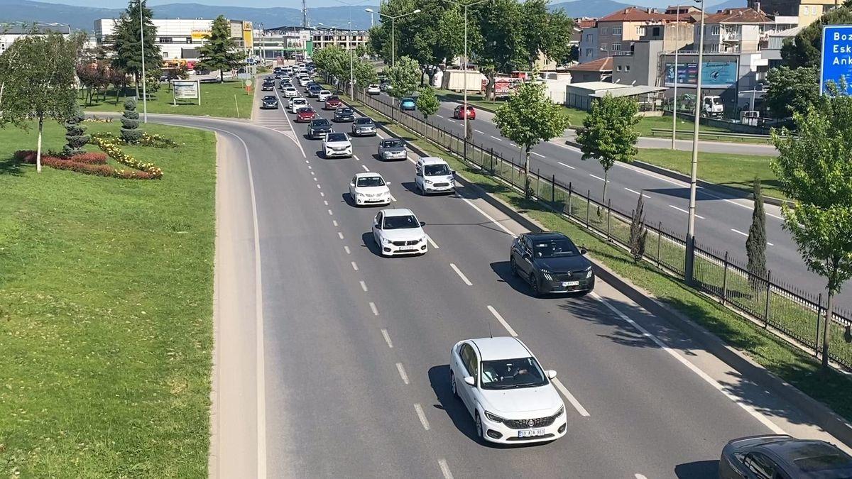 Bursa-Ankara yolunda dönüş yoğunluğu hakkında detaylı bilgiler ve seyahat önerileri,