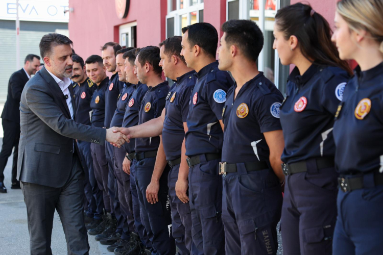Bursa Büyükşehir Belediyesi'nden personellere bayram ziyareti