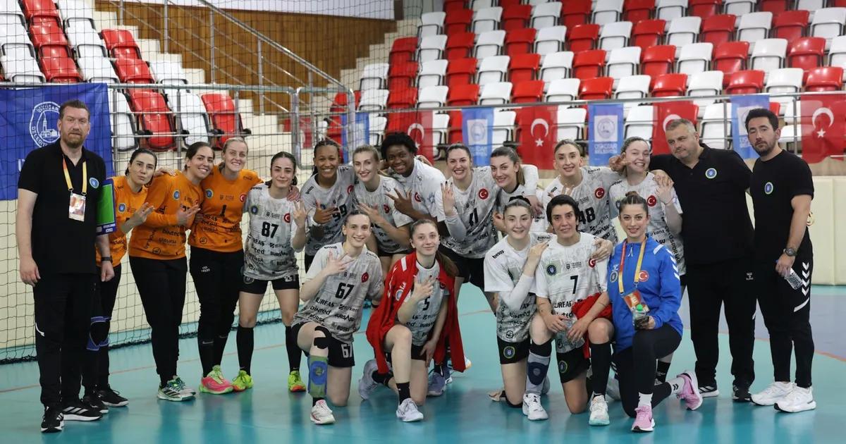 Bursa Büyükşehir Belediyespor'un şampiyonluğu, başarı ve gururumuzun simgesi olup, kulübümüzün