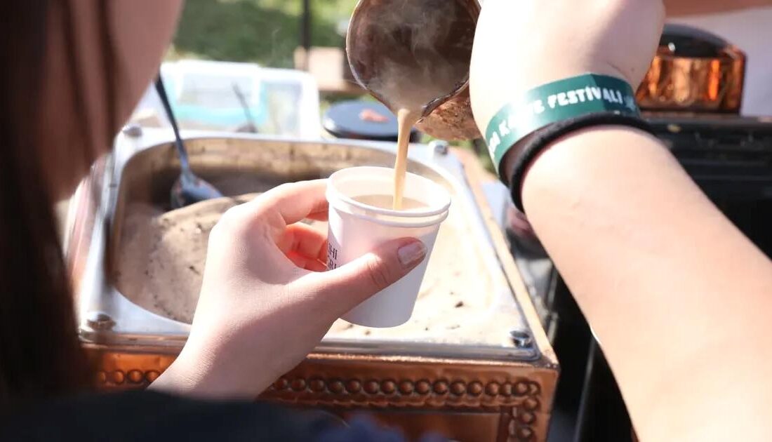 Bursa Kahve Festivali, renkli final etkinliğiyle sona erdi. Katılımcılar ve