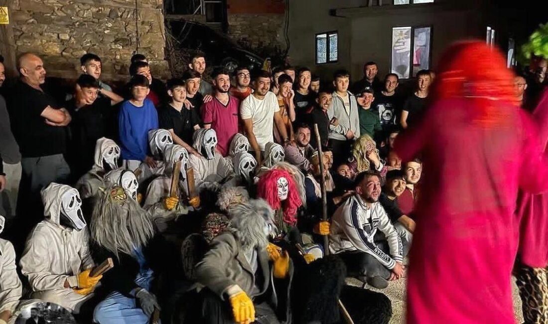 Bursa Orhaneli'nde düzenlenen geleneksel 'Çeteler ve Develer' etkinliği, kültürel miraslarımızı